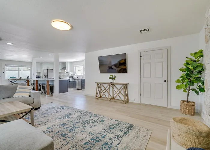 Pool, Game Room, Hot Tub: Havasu Oasis! Lake Havasu City