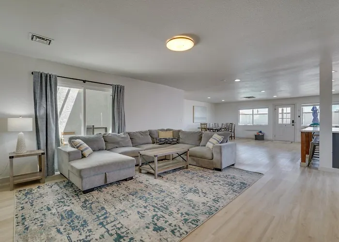 Pool, Game Room, Hot Tub: Havasu Oasis! Lake Havasu City